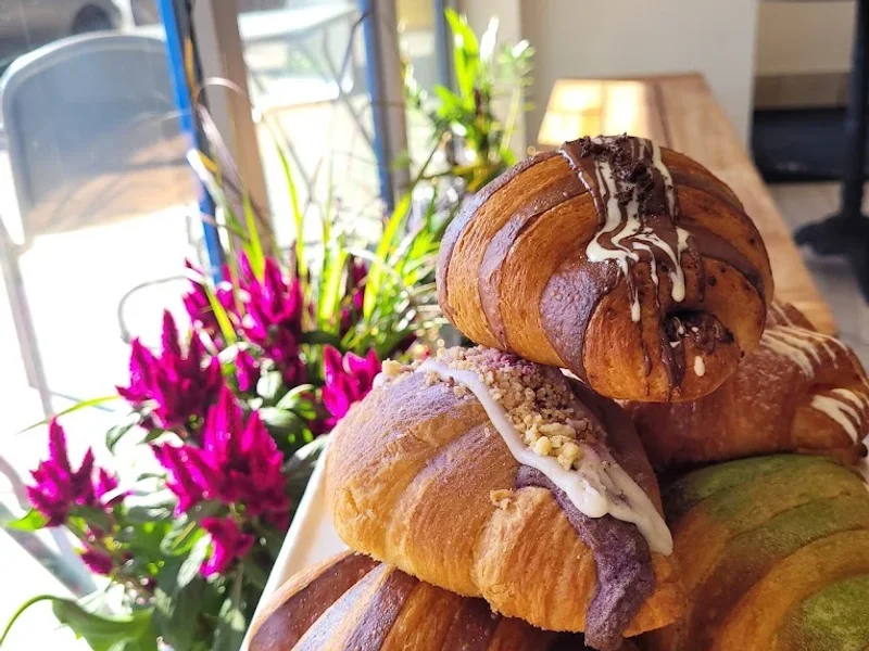 Chocorrant Pâtisserie + Cafe