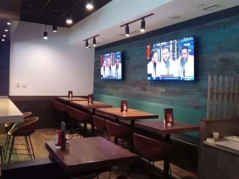 Delux Burger Bar Ice District