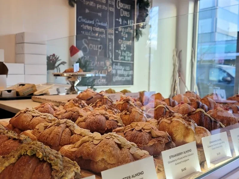 Chocorrant Pâtisserie + Cafe