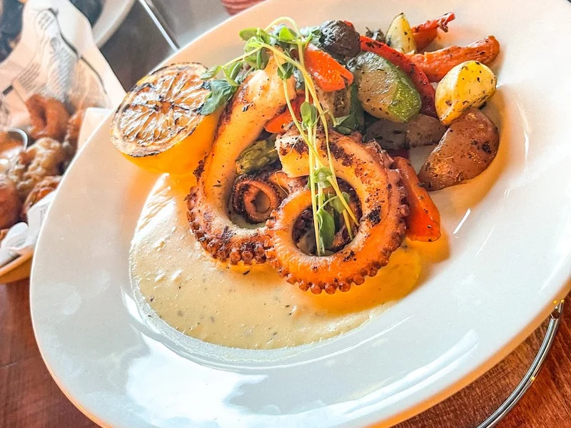 Black Pearl Seafood Restaurant & Bar