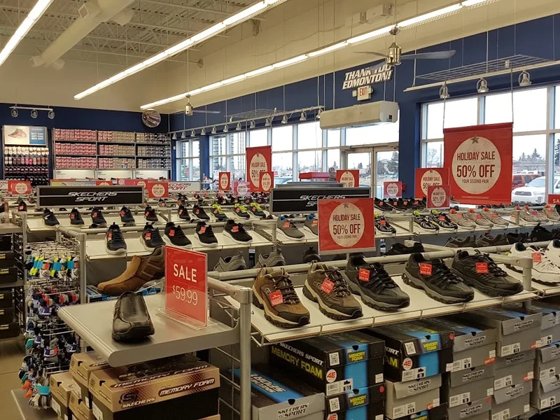 SKECHERS Warehouse Outlet
