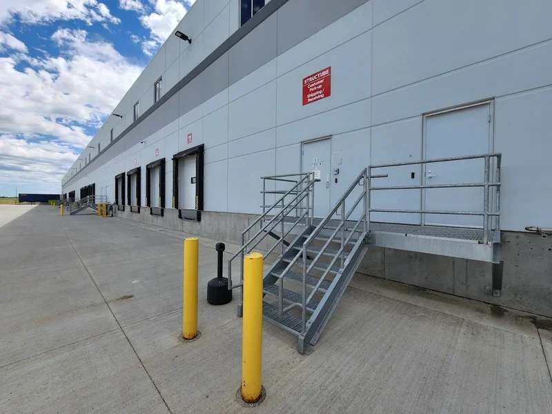 Structube - Edmonton Distribution Centre