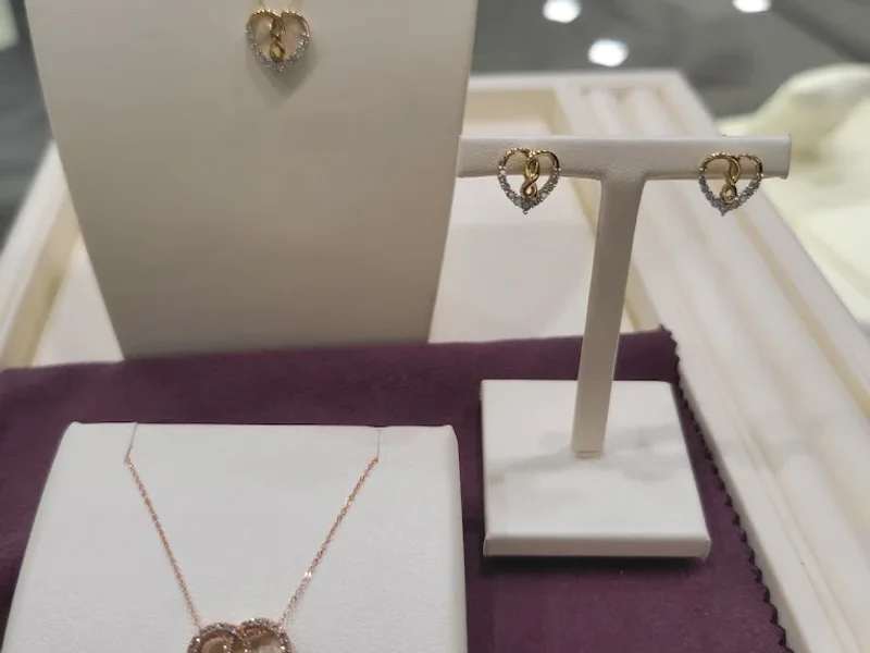 Michael Hill Londonderry Mall Jewelry Store