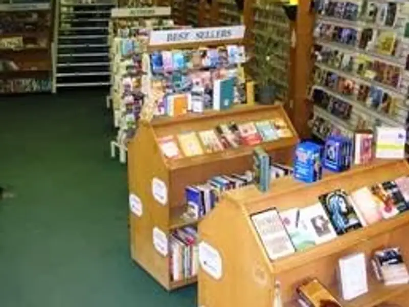 Wee Book Inn