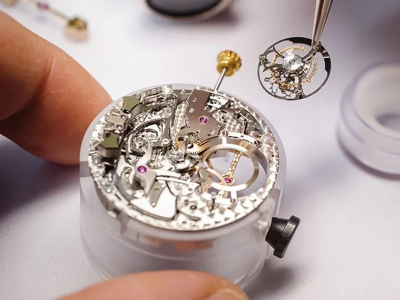 Watch & Jewelry Repair @ Hudson's Bay