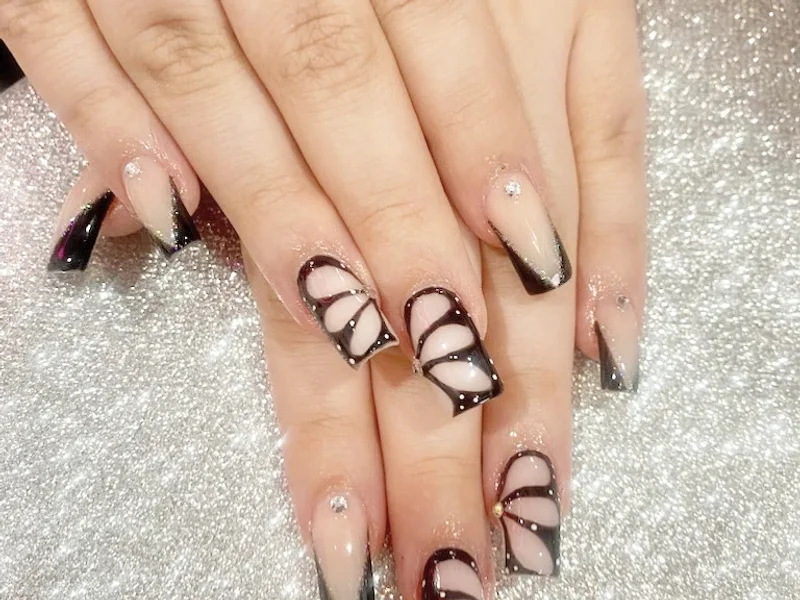 Pandora Nails & Tanning