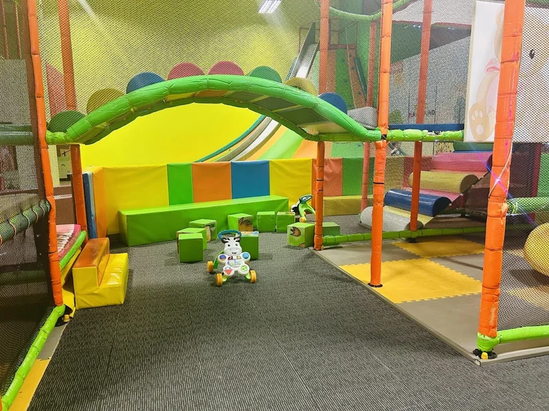 Hide N Seek Indoor Playground & Cafe