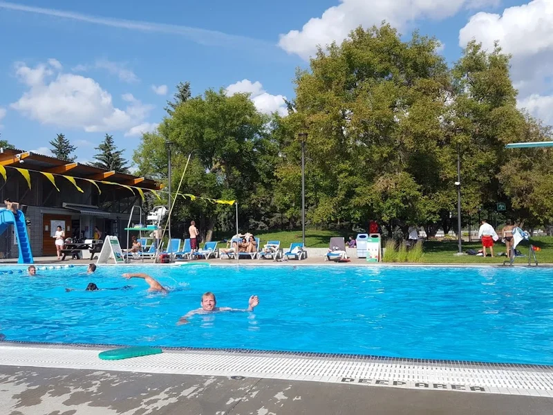 Queen Elizabeth Outdoor Pool