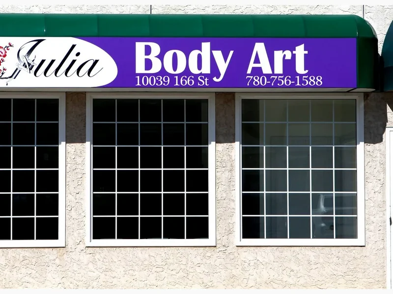 Julia Body Art