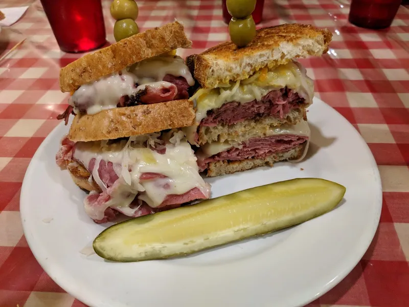 Ira's Deli