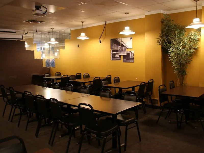 Charlee's Restaurant & Lounge