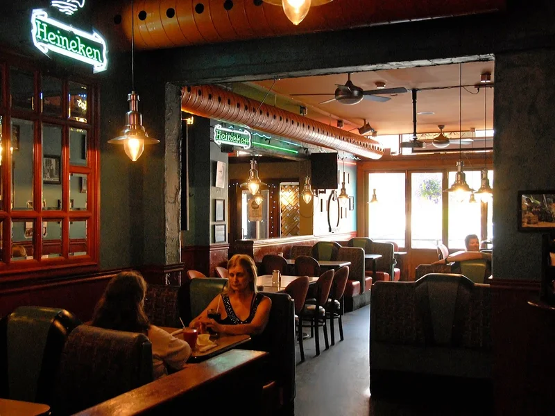 West Town Bar & Grill