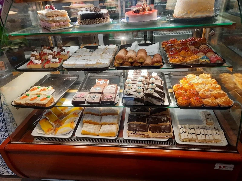 Ola Bakery & Pastry, Hamilton