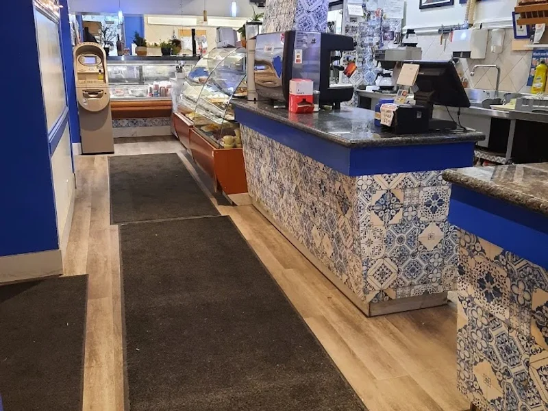 Ola Bakery & Pastry, Hamilton