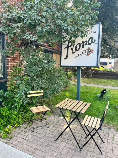 Flora Pizzeria