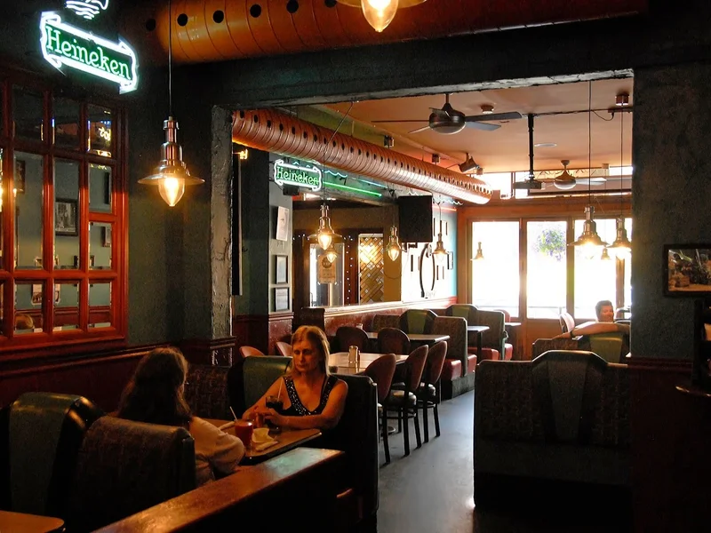 West Town Bar & Grill