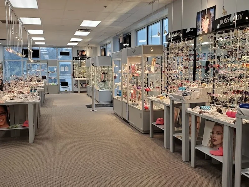 Hakim Optical Pembina