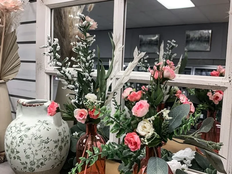 Macyk's Florist (Flower Coffee Shop)