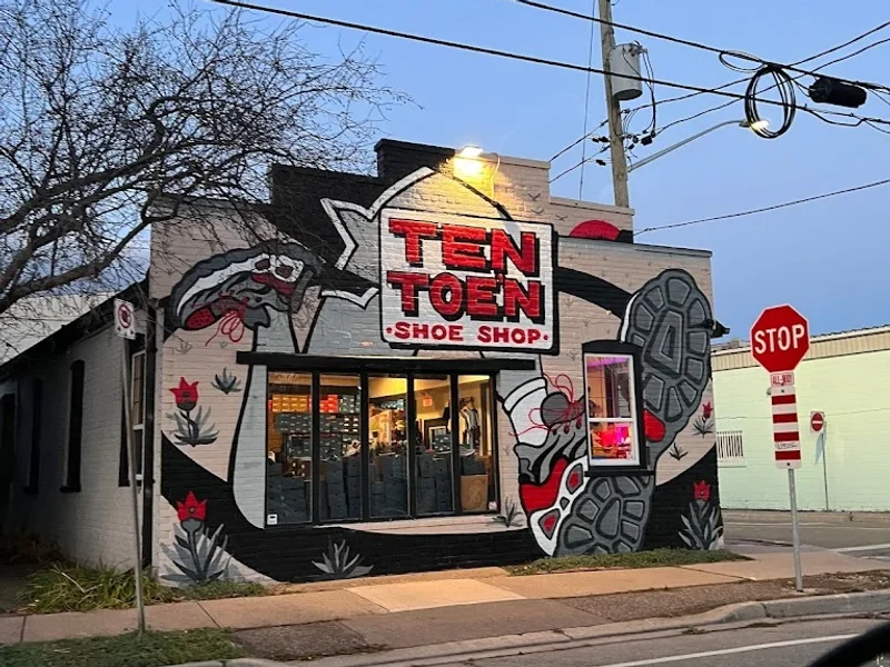 Ten Toe'n Shoe Shop