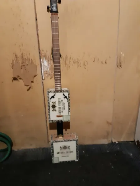 my cigar box guitars