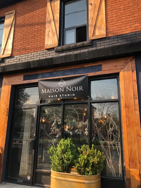 MAISON NOIR STUDIO HAMILTON