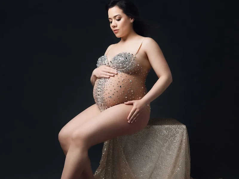 Crescent Photography Winnipeg - Newborn & Maternity Photography