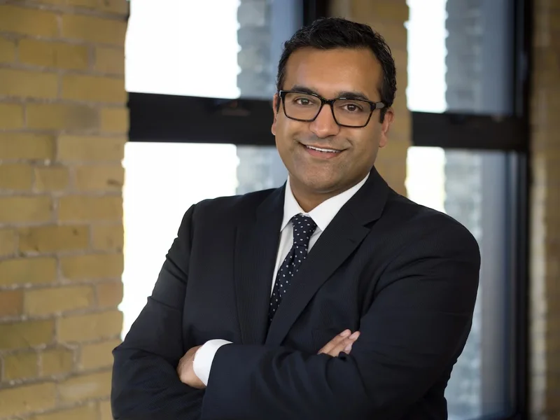 Dr. Avi Islur | Plastic Surgeon