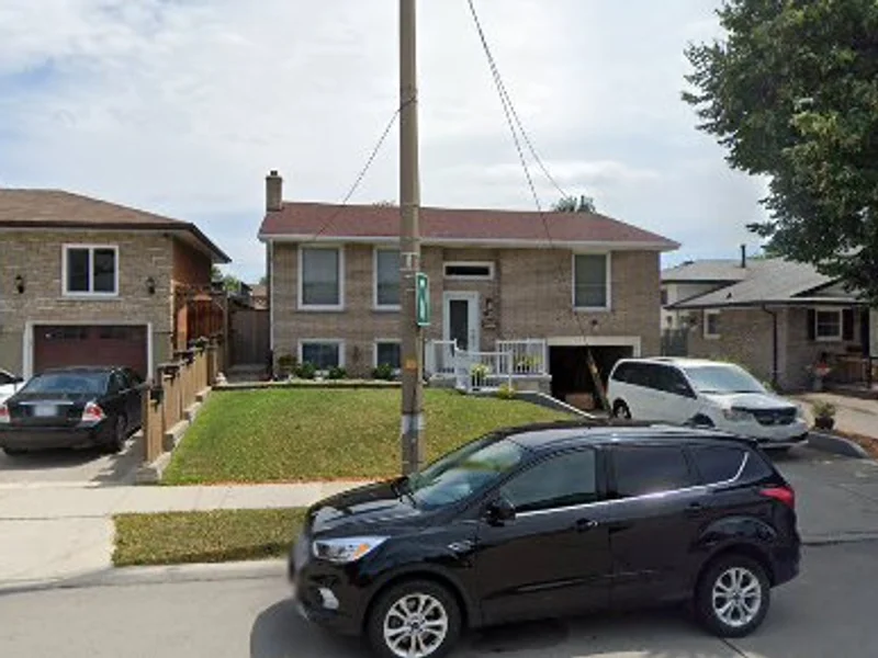 Beach, please! Spray tanning