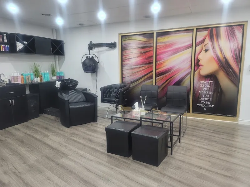 La Lola Hair Salon