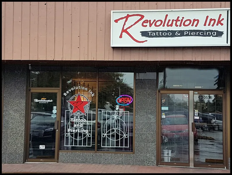 Revolution Studios (Revolution ink tattoo & piercing)