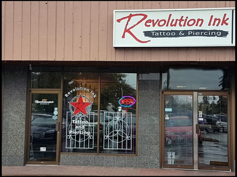 Revolution Studios (Revolution ink tattoo & piercing)
