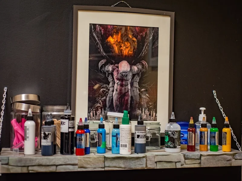 Neon Crab Tattoos & Piercing