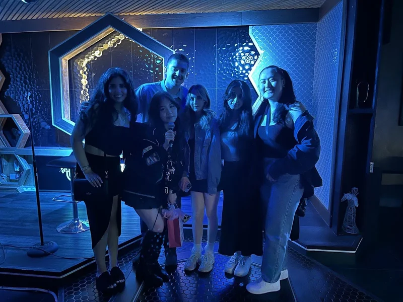 Déjà Vu Bar and Karaoke