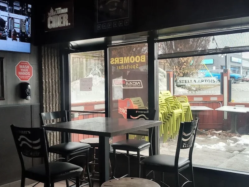 Boomers Sports Bar