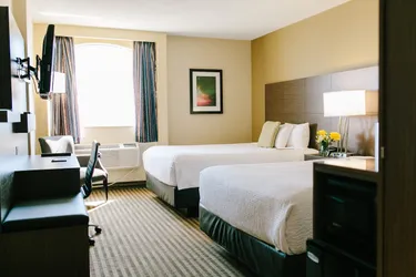 Best of 32 hotel with restaurants in Winnipeg