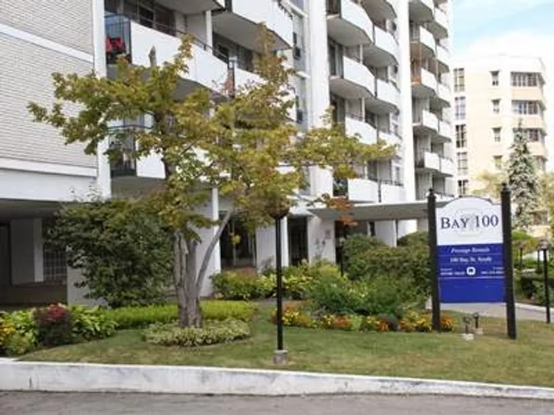 Bay 100 Apartments