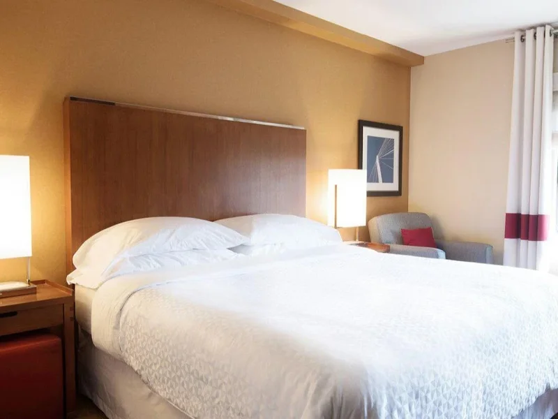 Four Points by Sheraton Winnipeg South