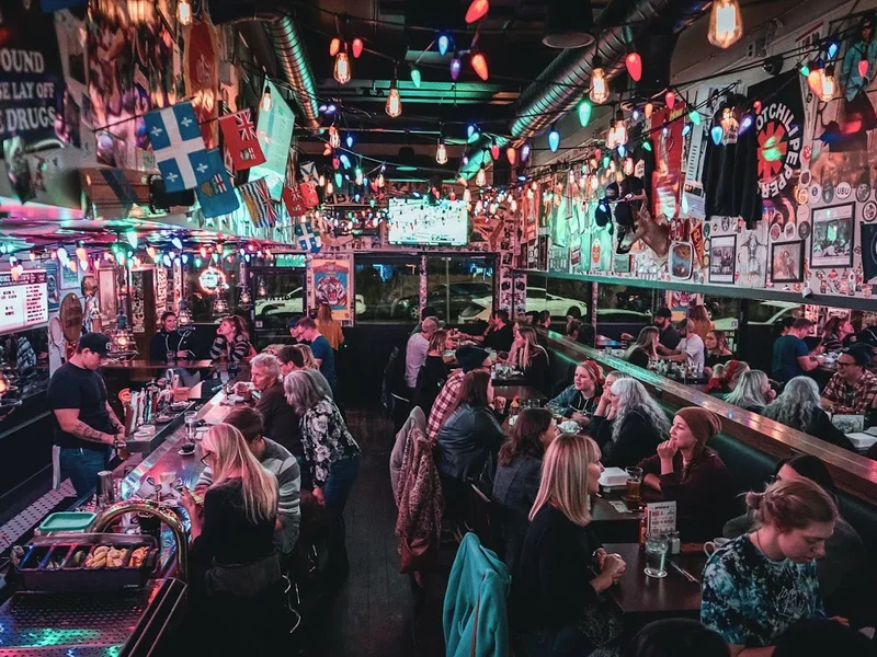 Leopold's Tavern Winnipeg - Academy