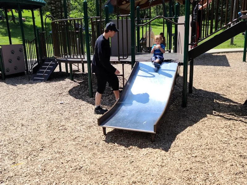 Grizzly Bear Lodge Park