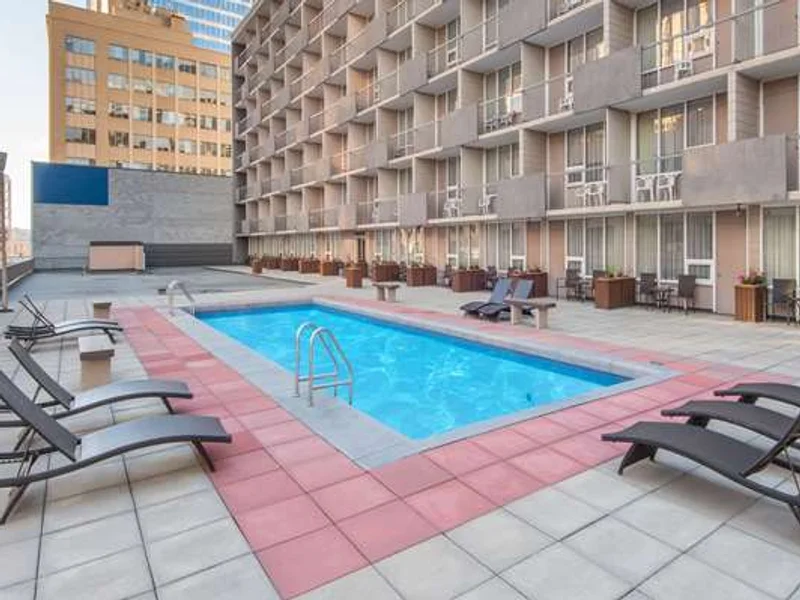 Ramada Plaza by Wyndham Calgary Downtown