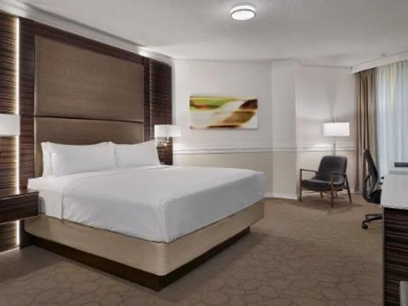 Delta Hotels Edmonton Centre Suites