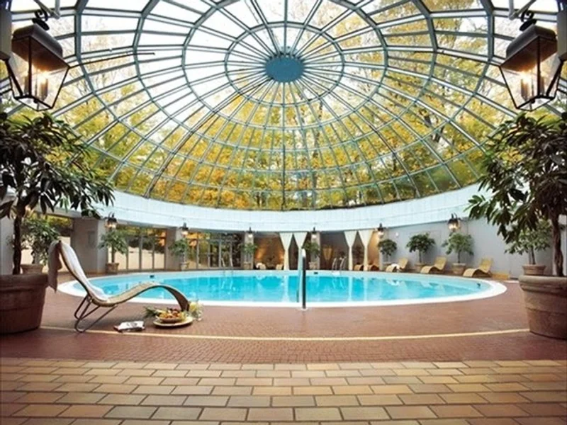 Toronto Don Valley Hotel & Suites