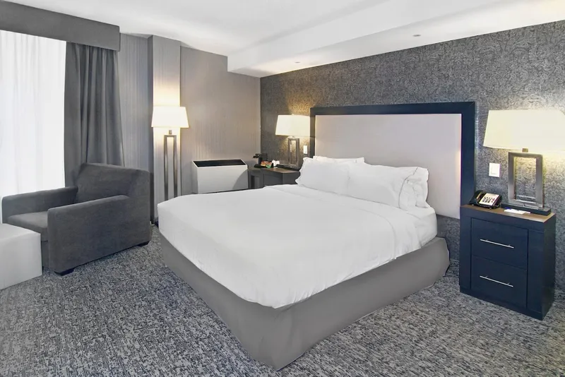 Holiday Inn Express & Suites Calgary, an IHG Hotel