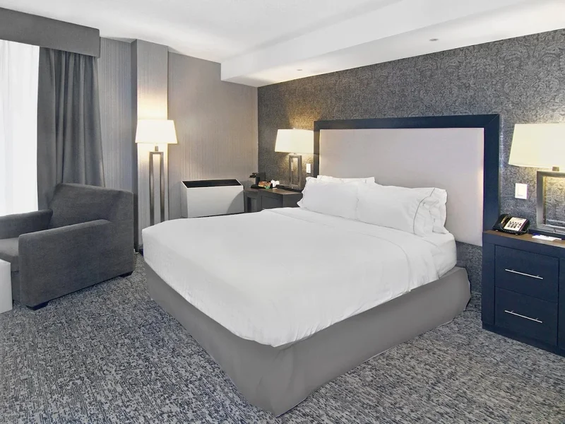 Holiday Inn Express & Suites Calgary, an IHG Hotel