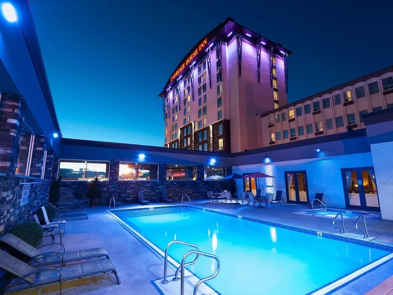 Carriage House Hotel & Conference Centre