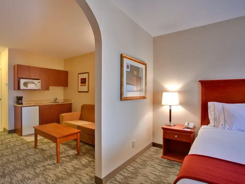 Holiday Inn Express & Suites Edmonton South, an IHG Hotel