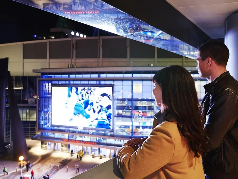 Le Germain Hotel Toronto Maple Leaf Square