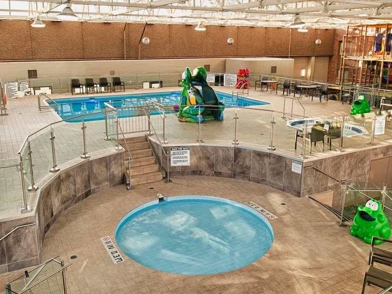 Holiday Inn Winnipeg - Airport West, an IHG Hotel