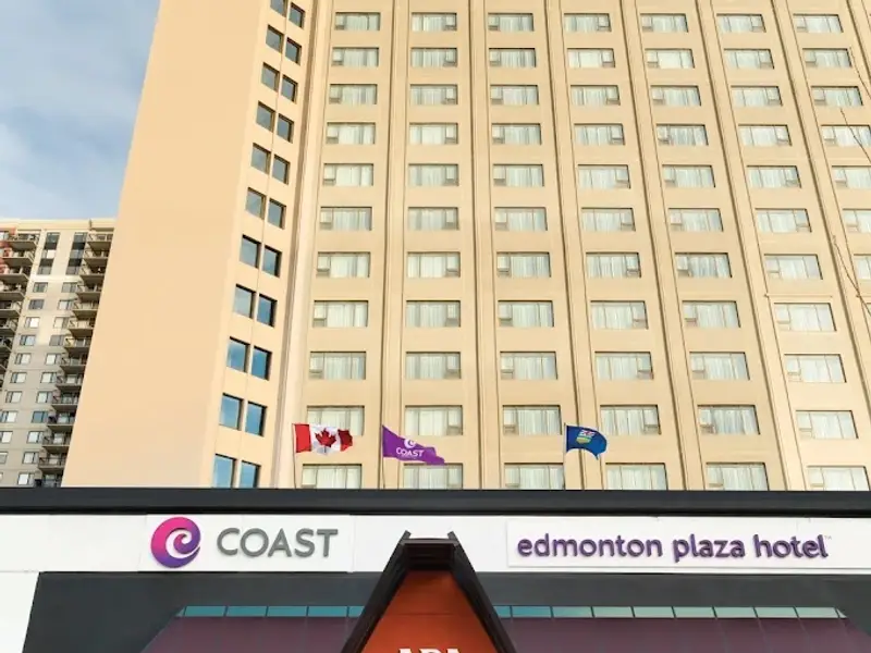 Coast Edmonton Plaza Hotel by APA