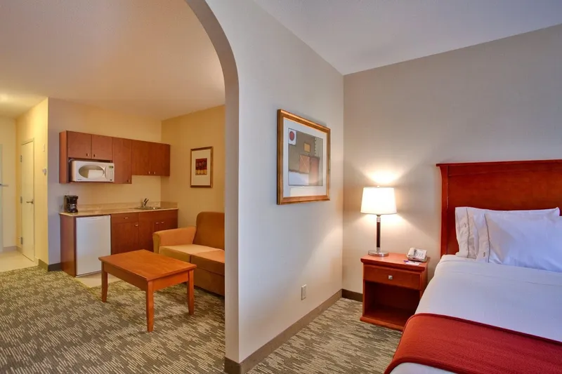 Holiday Inn Express & Suites Edmonton South, an IHG Hotel